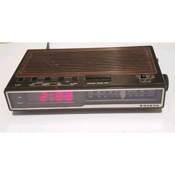 Vintage Sanyo Clock Radio Alarm RM-5005 - Picture 1 of 4